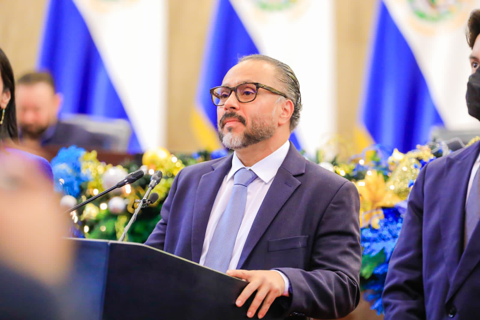 ernesto-castro-vamos-a-seguir-defendiendo-la-vida-de-los-salvadorenos